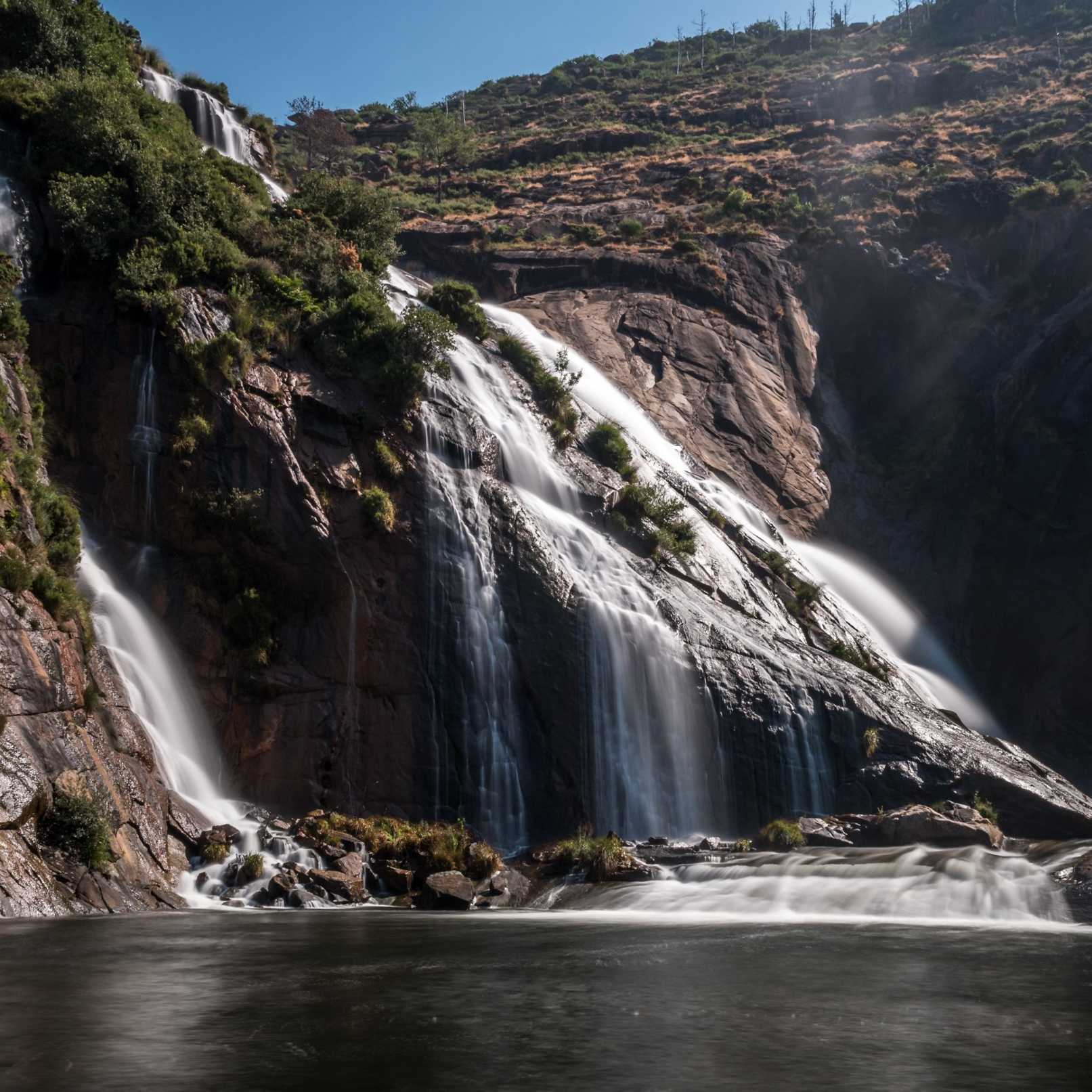 DE MUROS A FISTERRA, PASANDO POLO HORREO DE CARNOTA E ÉZARO